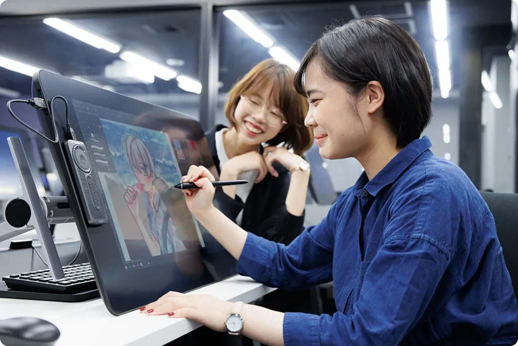 実践的に学ぶ4年間で業界が求める即戦力の人材へ。