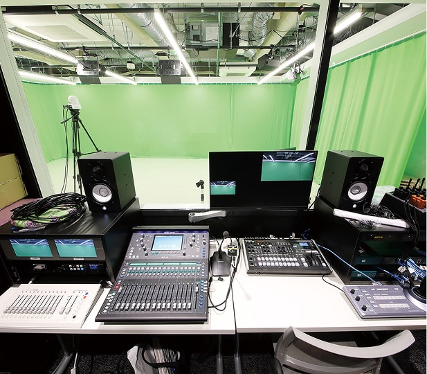 映像撮影・編集ルーム