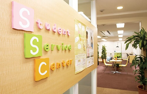 親身になって相談にのるカウンセラー